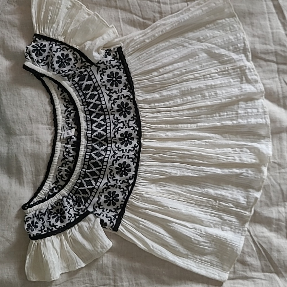 American Eagle flutter sleeve top